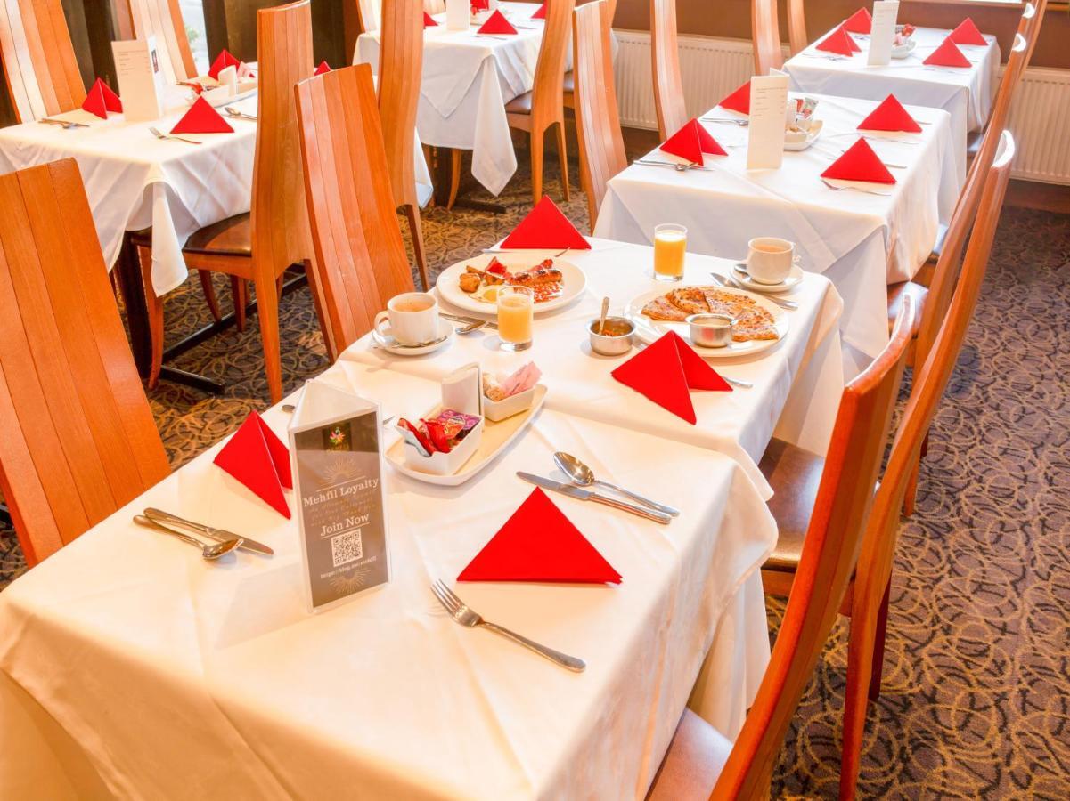 Mehfil Hotel Хилингдън Екстериор снимка